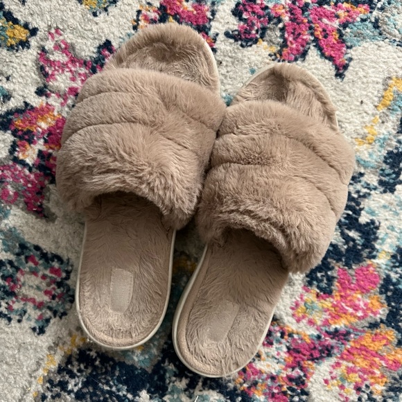 Skechers GoLounge Fluffy Slippers - Picture 2 of 5